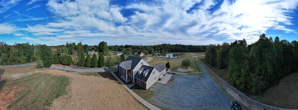 MooreField Suites Greensboro East - Image 4