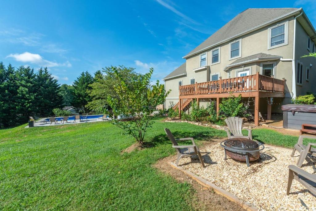 Hot Tub (Jacuzzi) - Photo 2