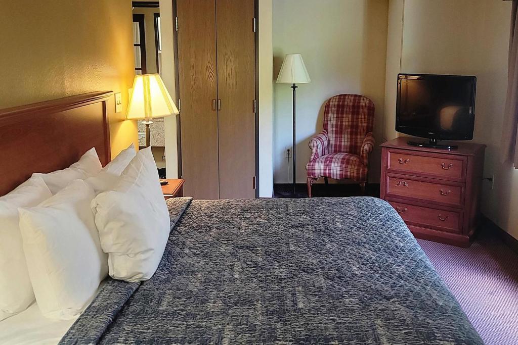 University Inn - Image 6