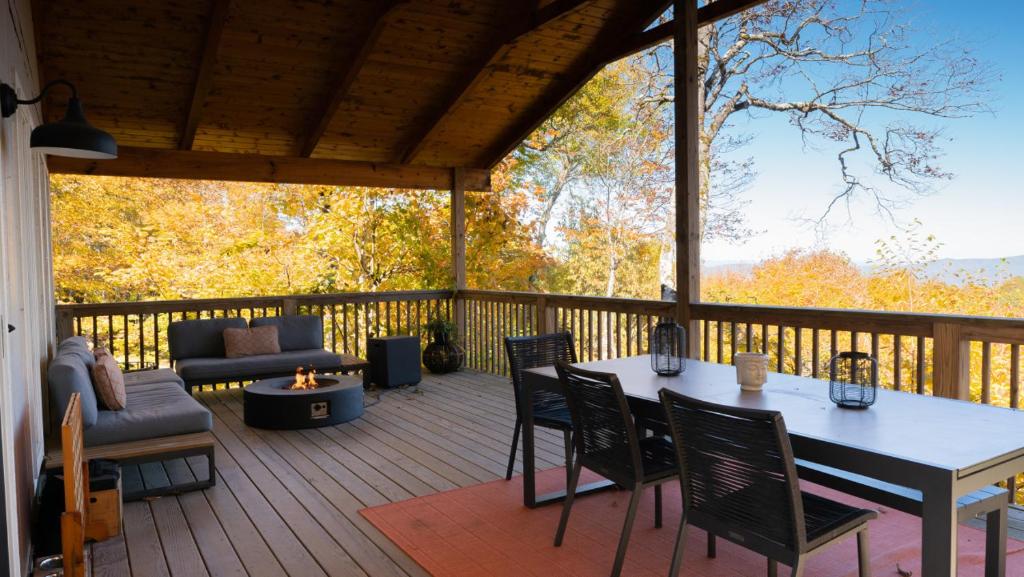 Hot Tub, Panoramic Views, Deck, Firepit - Image 6