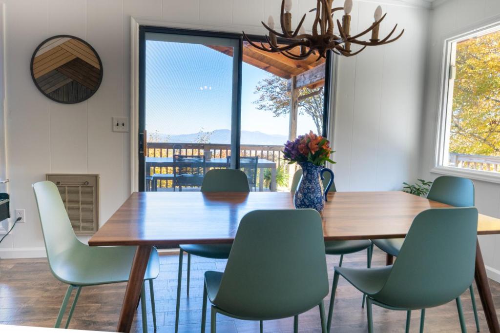 Hot Tub, Panoramic Views, Deck, Firepit - Image 4