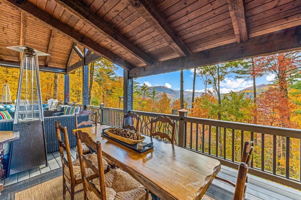 Sapphire Elegance - Image 4