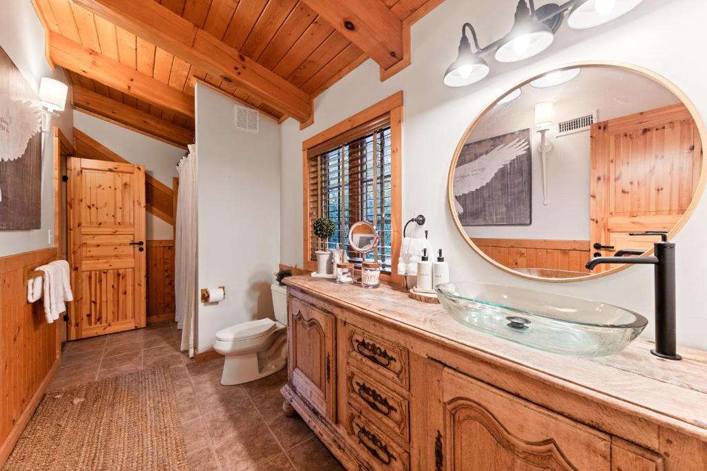 Sapphire Elegance - Image 8