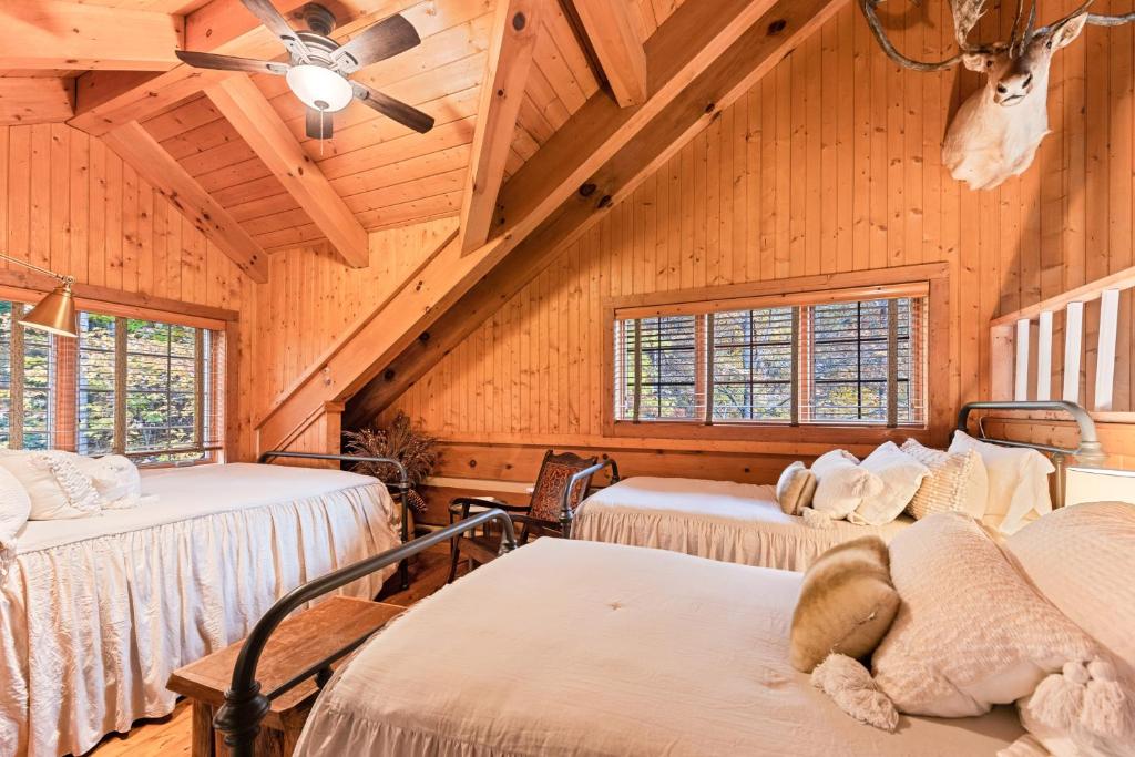 Sapphire Elegance - Image 7