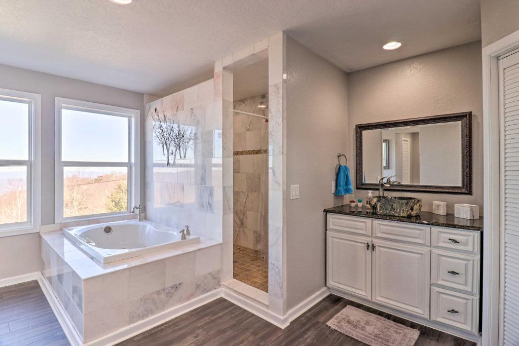 Near Hiking Trails Luxe Canton Getaway with Grill