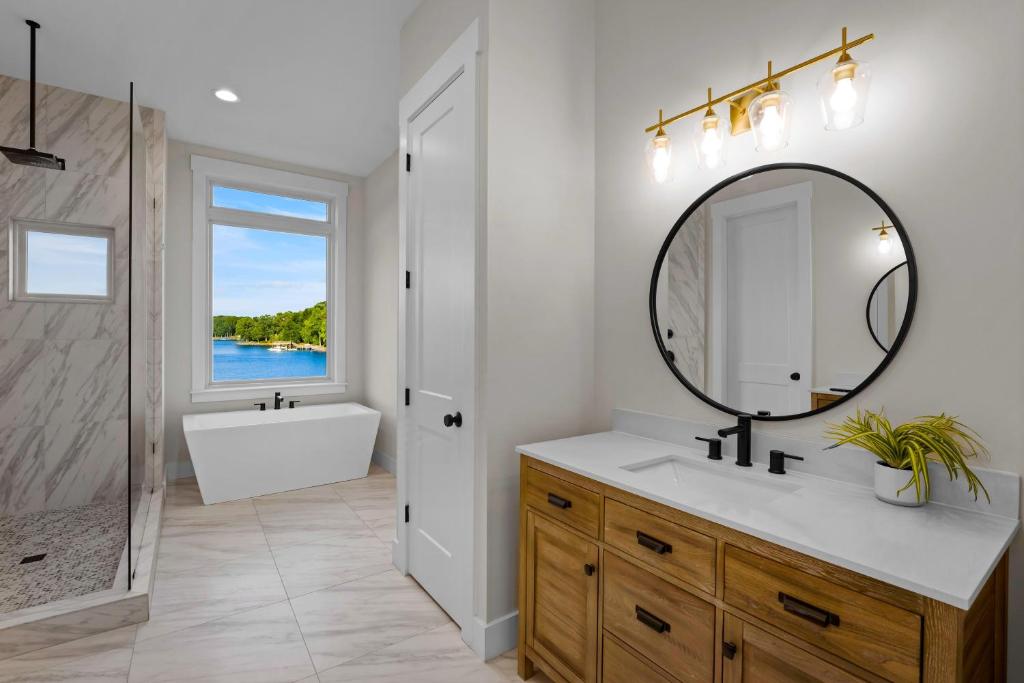 Hot Tub (Jacuzzi) - Photo 3