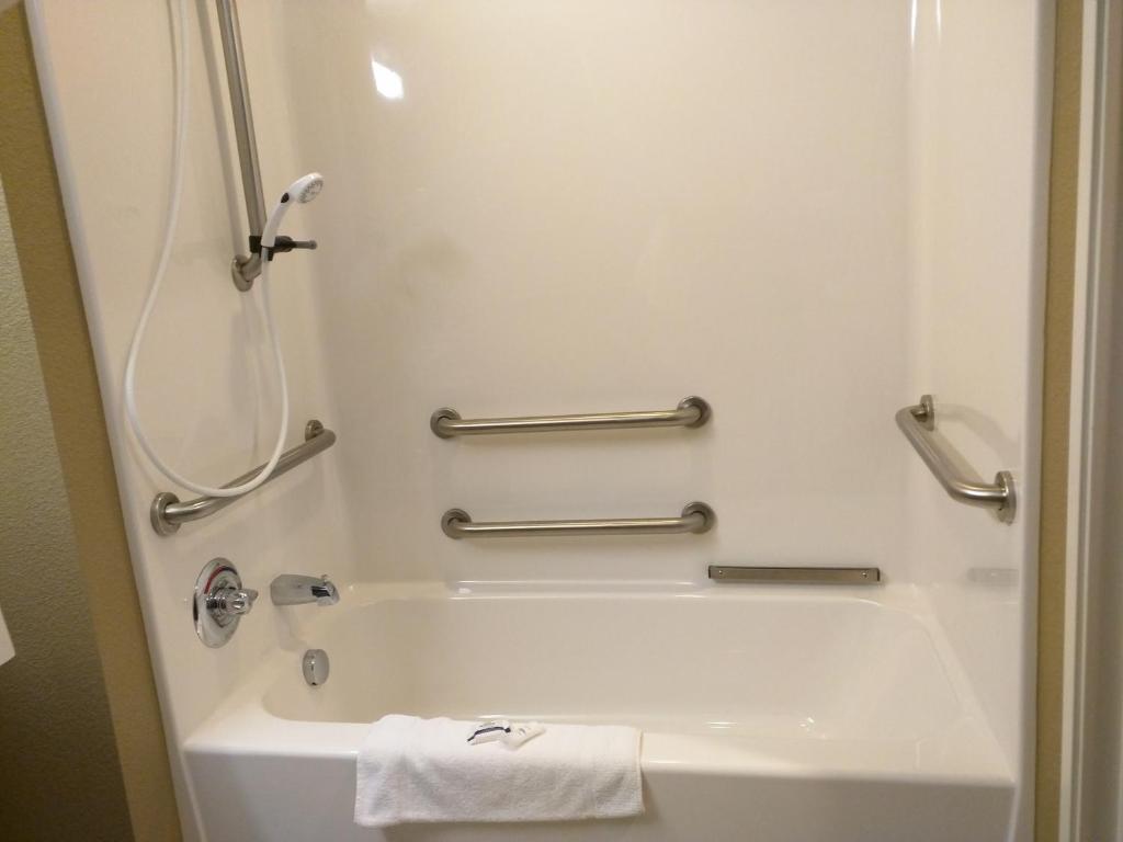Bathtub - Photo 5