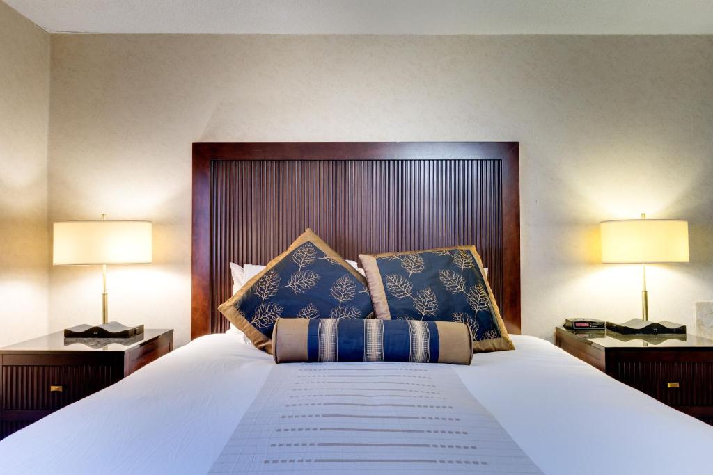 Fireside Inn and Suites - Image 8