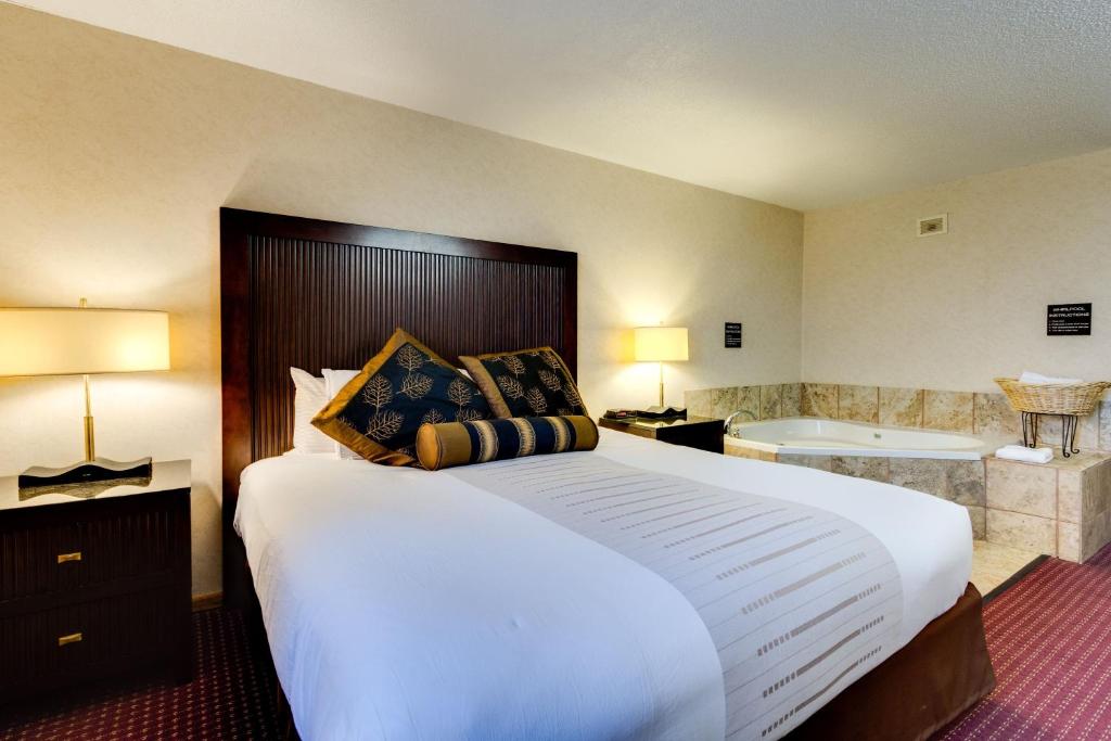 Fireside Inn and Suites