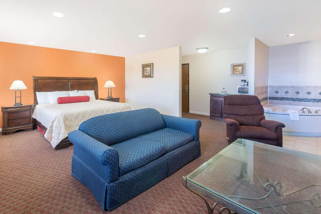 Days Inn by Wyndham Minot