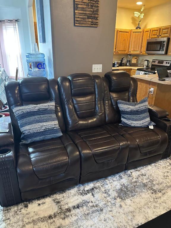 Entire 3bedrooms 2bathrooms exquisite house - Image 8