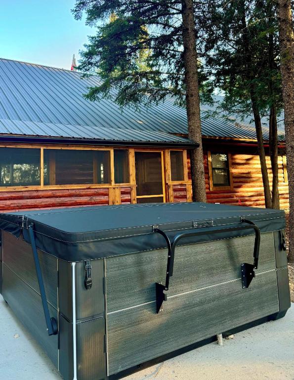 Rustic 5 Bedroom Gorge River Resort