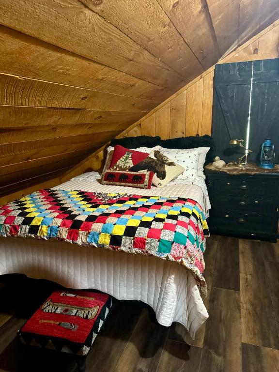 Rustic 5 Bedroom Gorge River Resort - Image 6