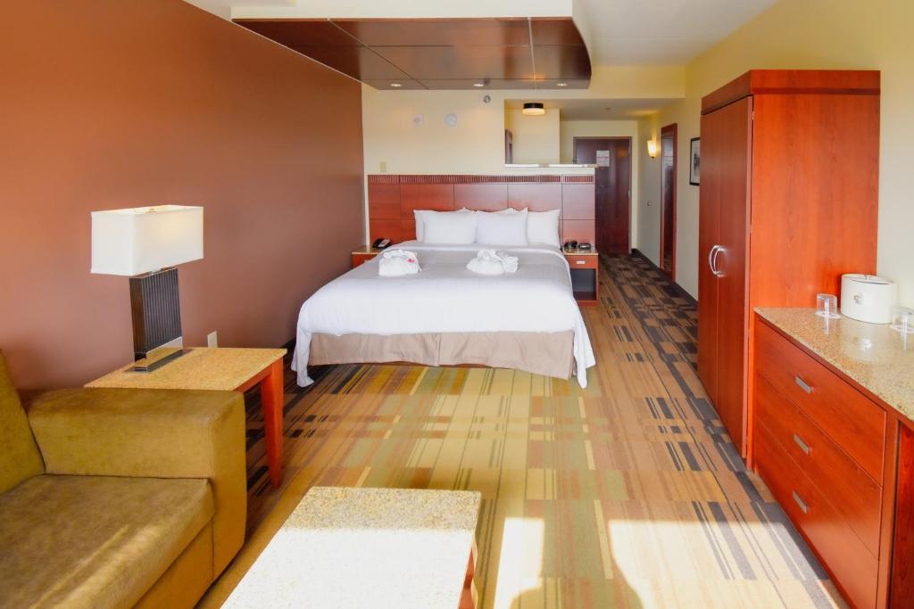 Canad Inns Destination Center Grand Forks - Image 8