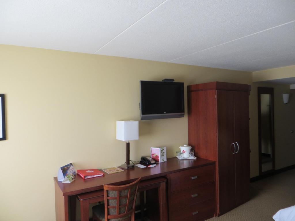 Canad Inns Destination Center Grand Forks - Image 6