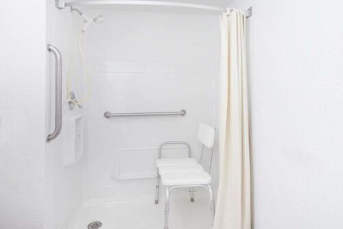 Bathtub - Photo 2