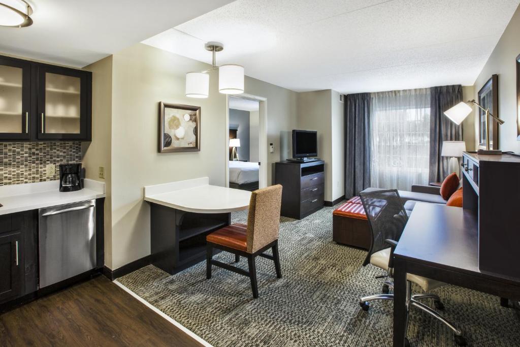 Staybridge Suites Cleveland Mayfield Heights Beachwood by IHG - Image 6
