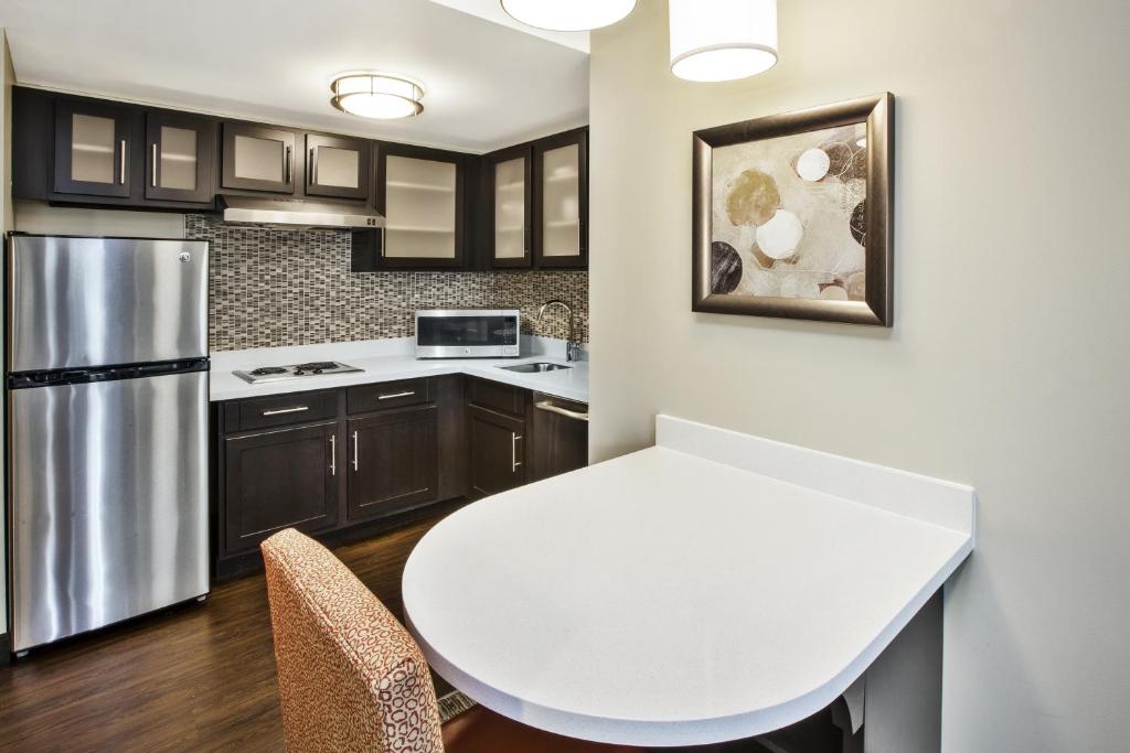 Staybridge Suites Cleveland Mayfield Heights Beachwood by IHG - Image 5