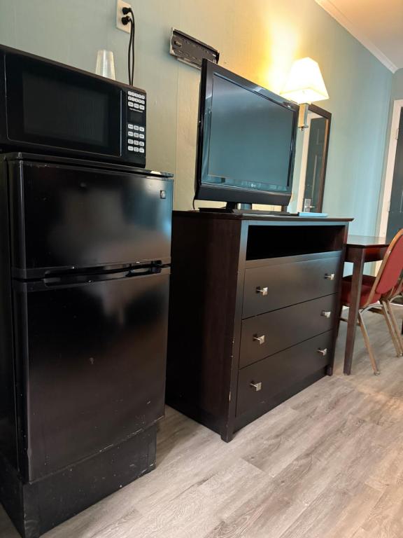 Country Club Inn & Suites - Image 4