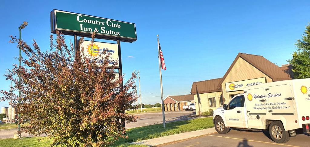 Country Club Inn & Suites - Image 8
