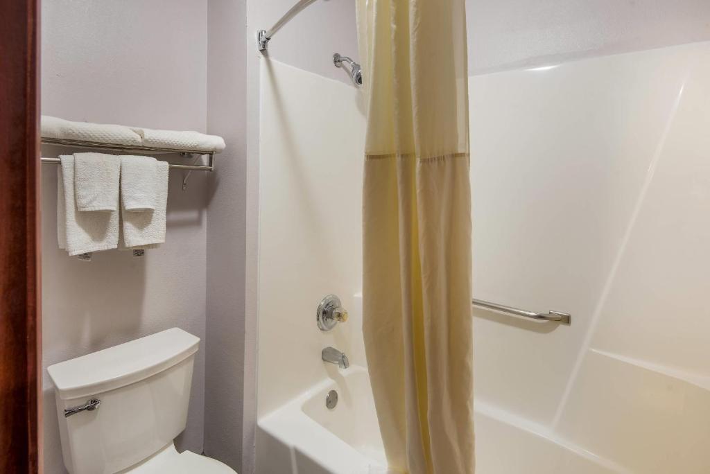 Bathtub - Photo 8