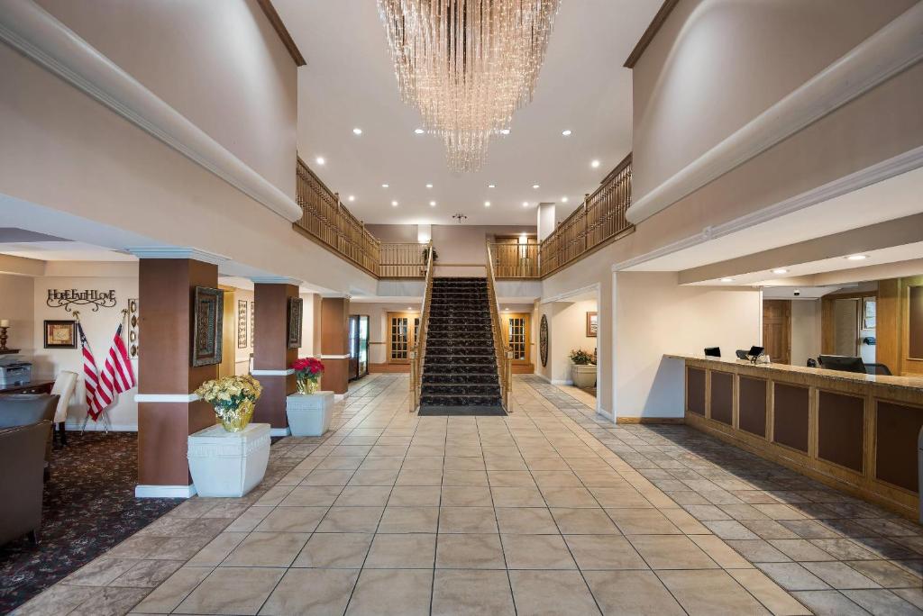 Quality Inn & Suites Cincinnati I-275 - Image 8