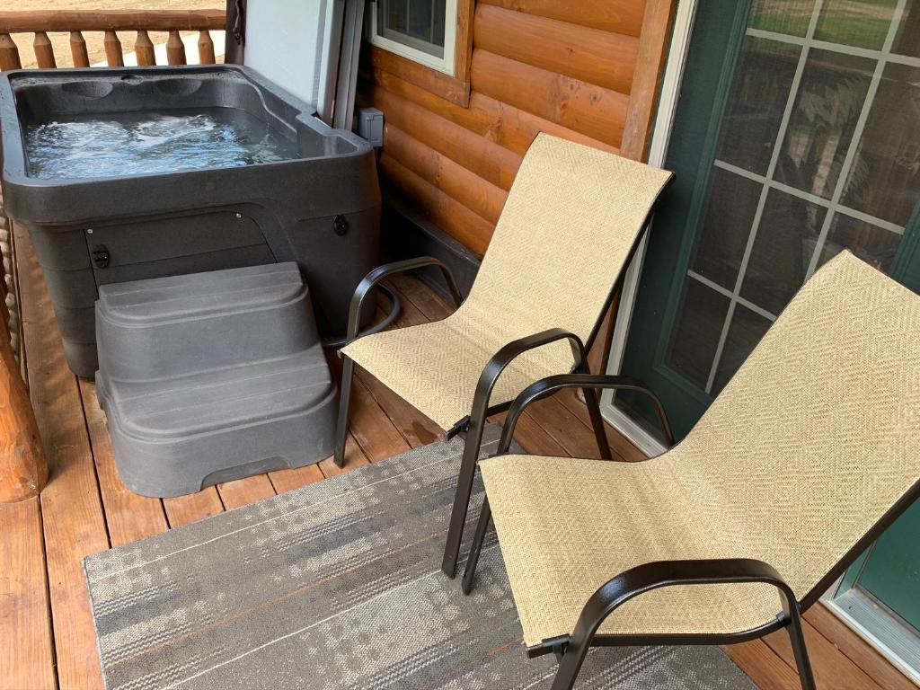 Hot Tub (Jacuzzi) - Photo 12