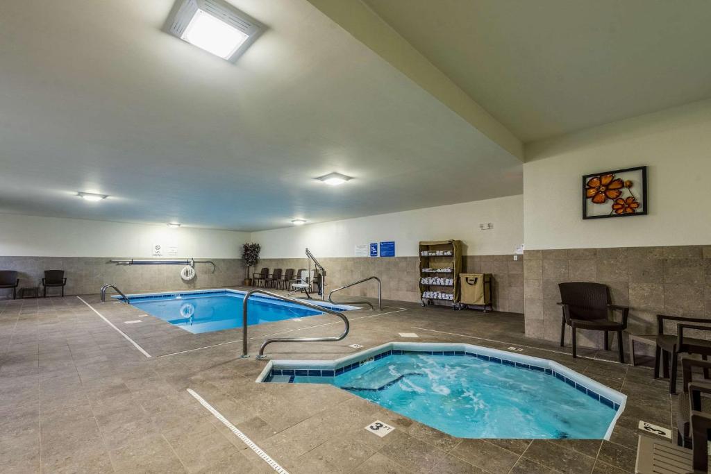 Whirlpool - Photo 2
