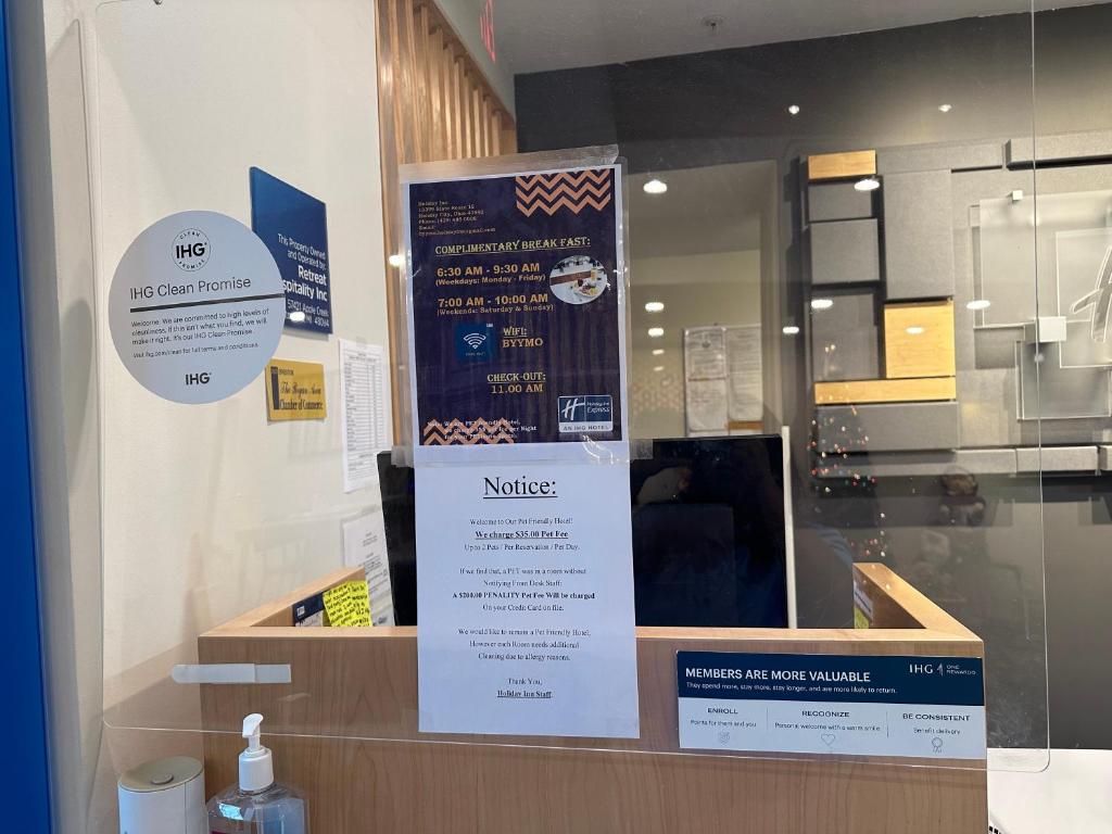 Holiday Inn Express Hotel & Suites Bryan-Montpelier by IHG - Image 7