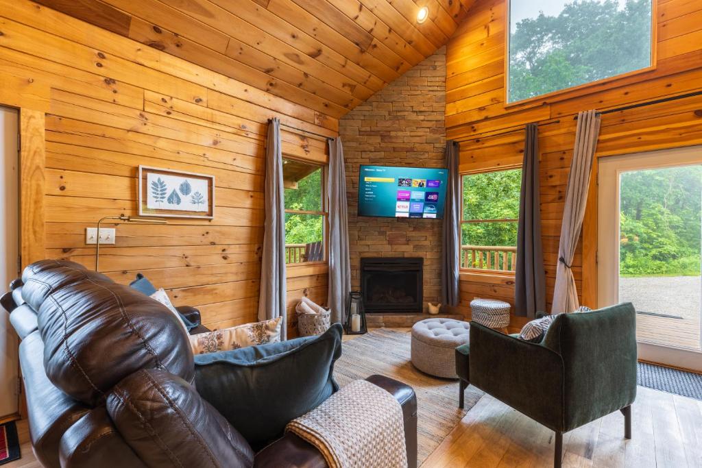 Family Friendly ~ Hocking Hills Cabin ~ Close to Caves, w/Wifi - Image 5