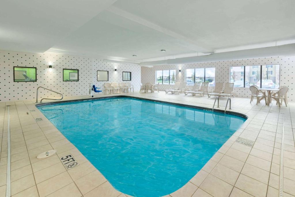 La Quinta by Wyndham Columbus - Grove City - Image 4