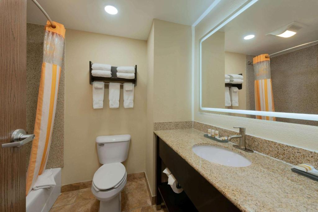 Bathtub - Photo 1