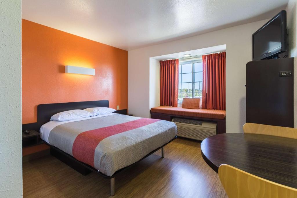 Motel 6-Huron, OH - Sandusky - Image 7