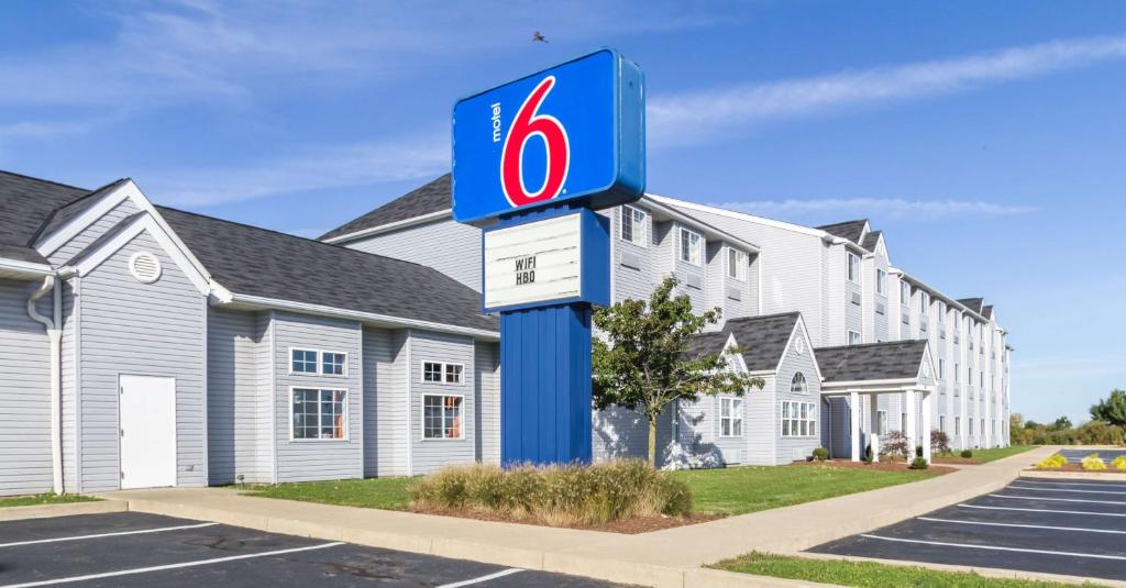 Motel 6-Huron, OH - Sandusky - Image 4