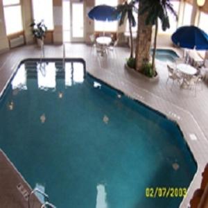 Ameristay Inn & Suites - Image 4
