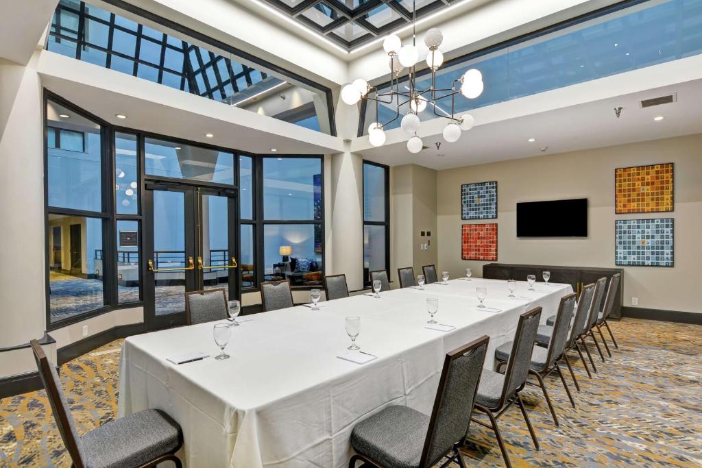 The Cincinnatian Curio Collection by Hilton - Image 5