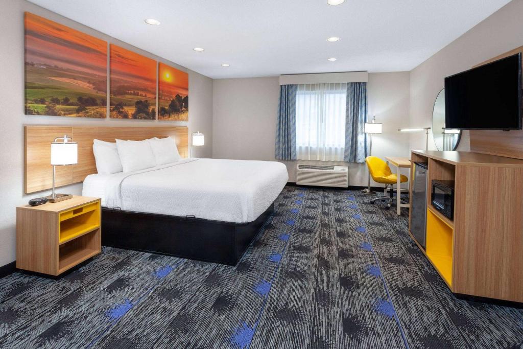 Days Inn by Wyndham Wooster - Image 5