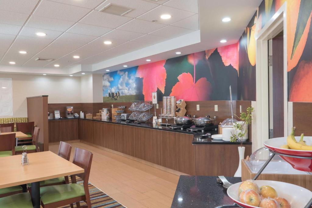 Fairfield Inn & Suites by Marriott Cleveland Streetsboro - Image 6