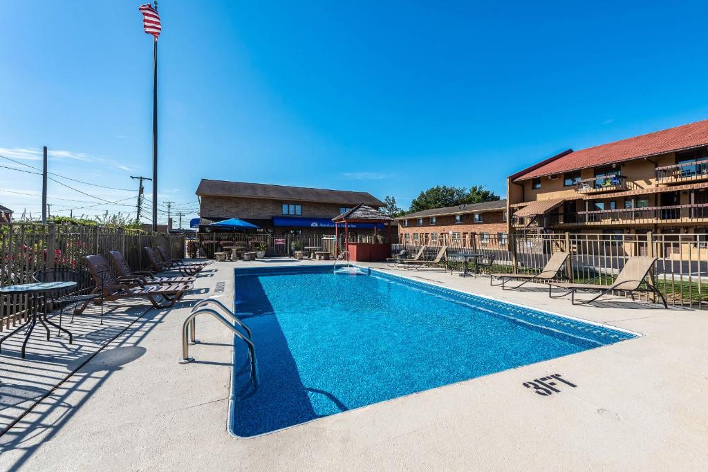 Americas Best Value Inn St. Marys - Image 4