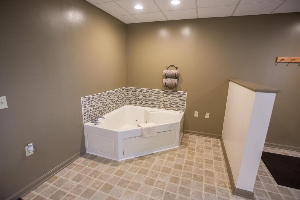 Bathtub - Photo 1