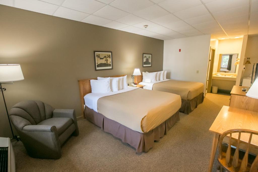 Lodging on the Square - Image 6