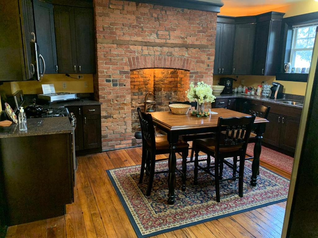 Bayberry House Bed and Breakfast - Image 4
