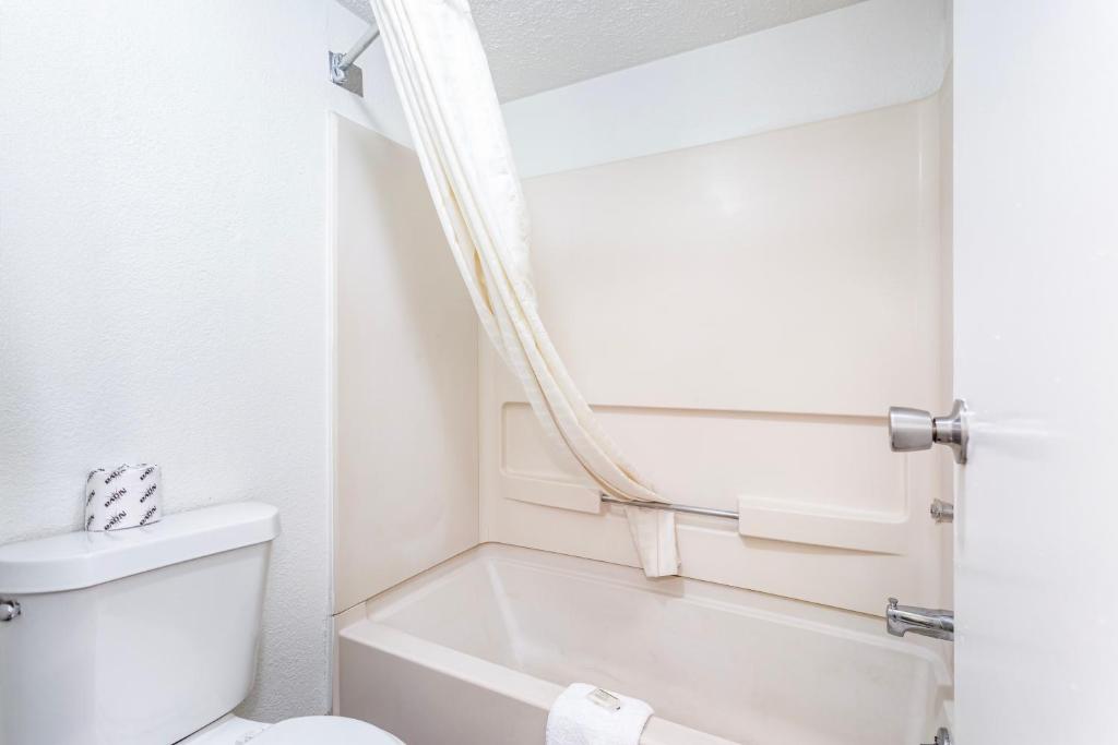 Bathtub - Photo 2