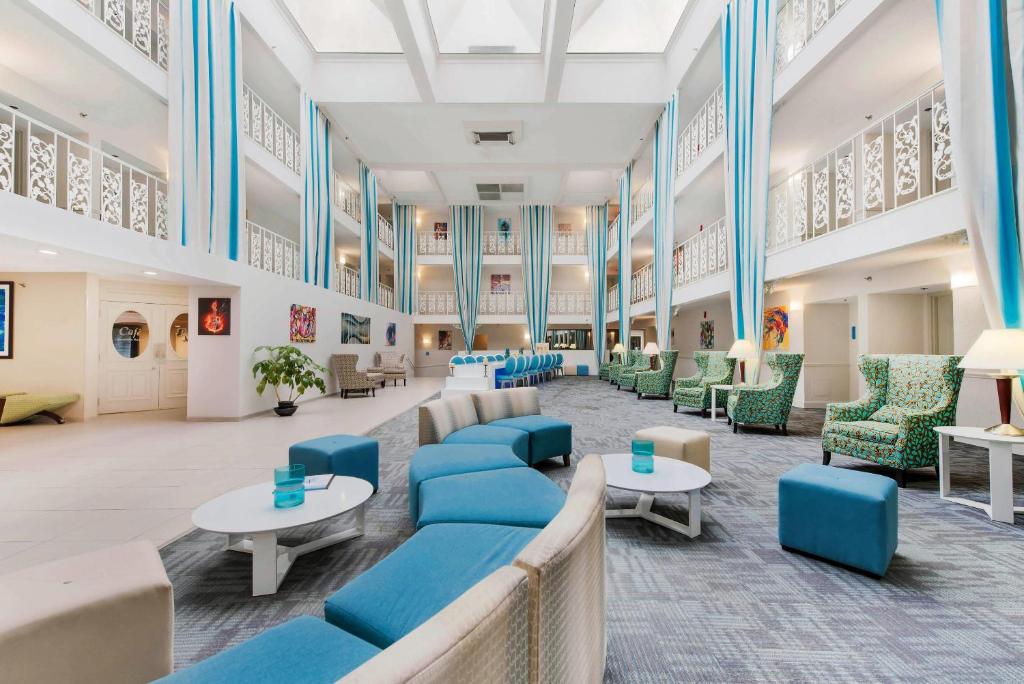 The Blu Hotel Blue Ash Cincinnati, an Ascend Collection Hotel - Image 6