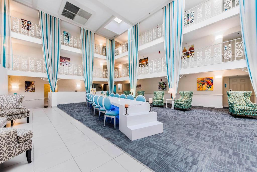 The Blu Hotel Blue Ash Cincinnati, an Ascend Collection Hotel - Image 5