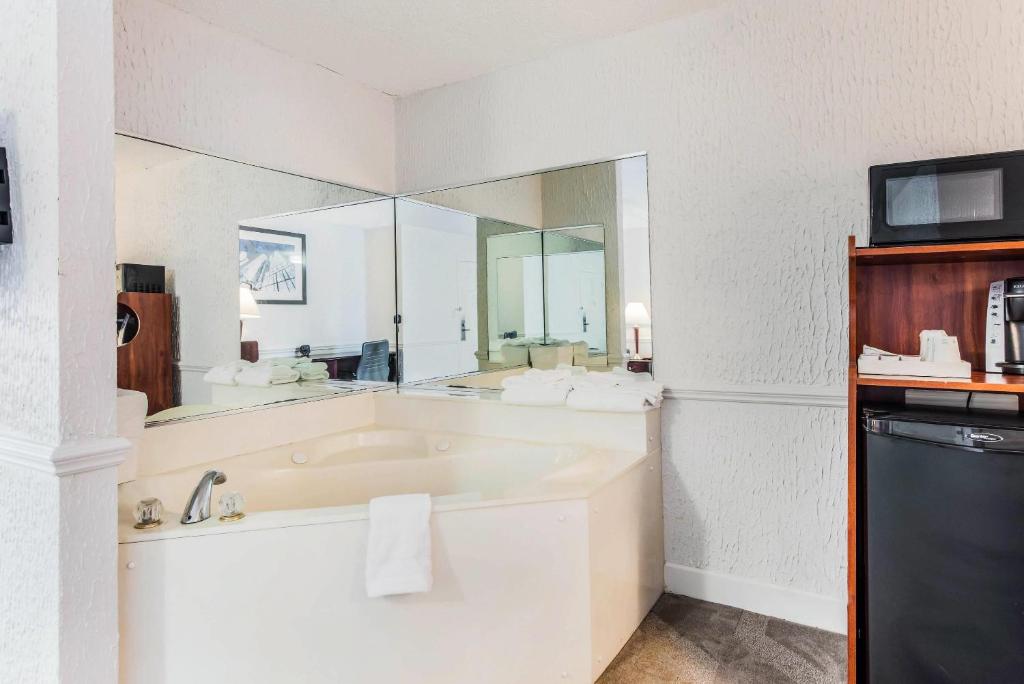 Bathtub - Photo 4