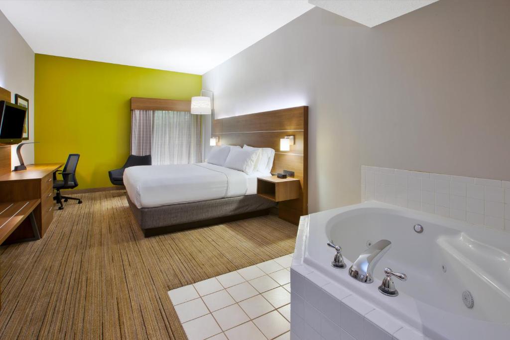 Whirlpool - Photo 1