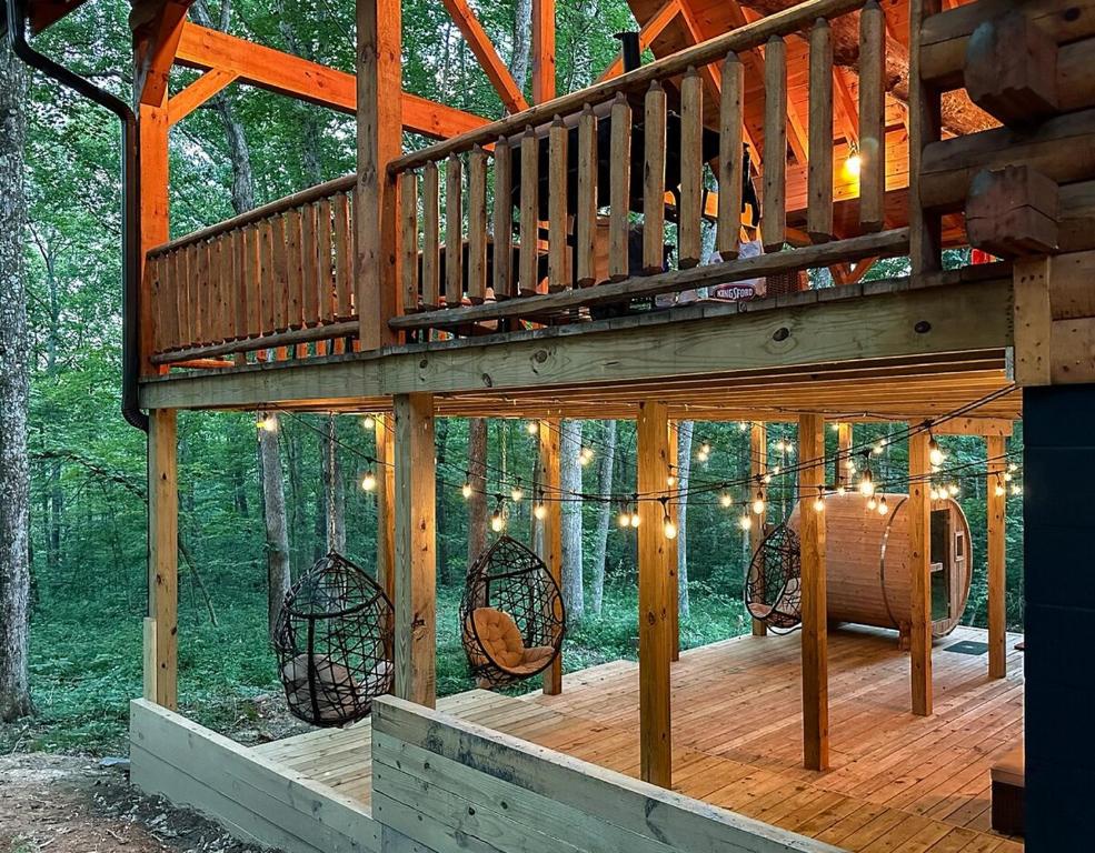 Hot Tub (Jacuzzi) - Photo 2