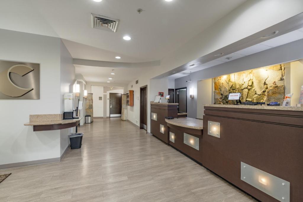 Comfort Suites Perrysburg - Toledo South - Image 7