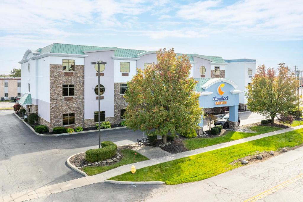 Comfort Suites Perrysburg - Toledo South - Image 6